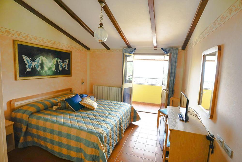 Hotel Belvedere Minucciano Buitenkant foto